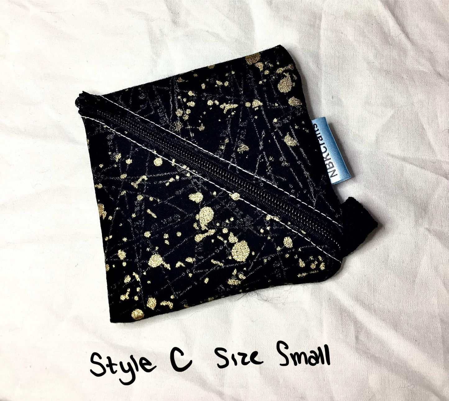 Chic and Practical: The Compact Coin Purse with a Modern Twist
