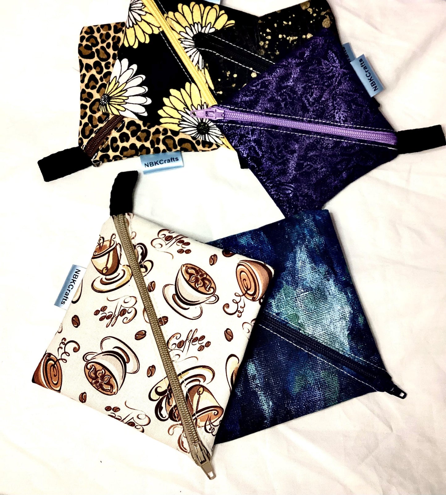 Chic and Practical: The Compact Coin Purse with a Modern Twist