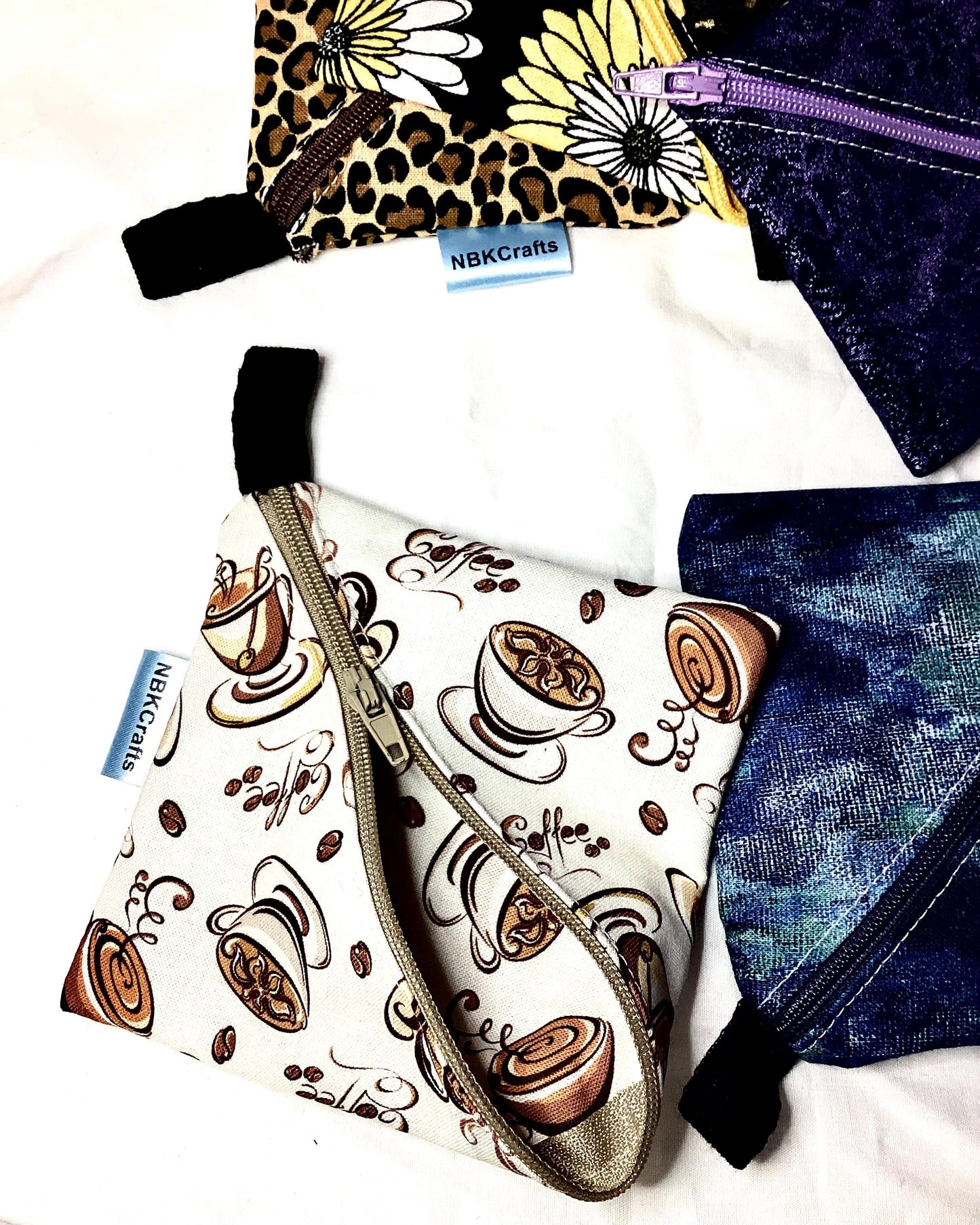 Chic and Practical: The Compact Coin Purse with a Modern Twist