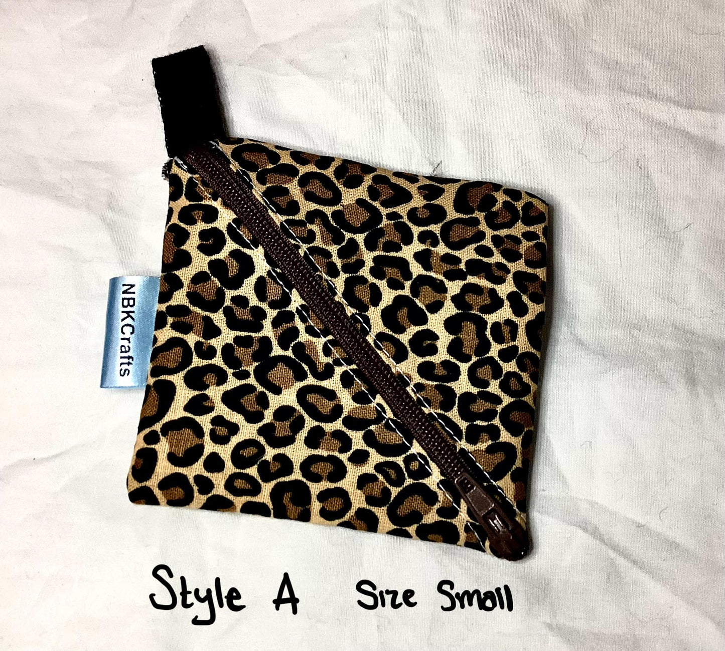 Chic and Practical: The Compact Coin Purse with a Modern Twist